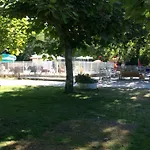 مكان تخييم Mobil-home Confortable Pour Un Couple - Api-1-52-2031 Grayan-et-l'Hopital