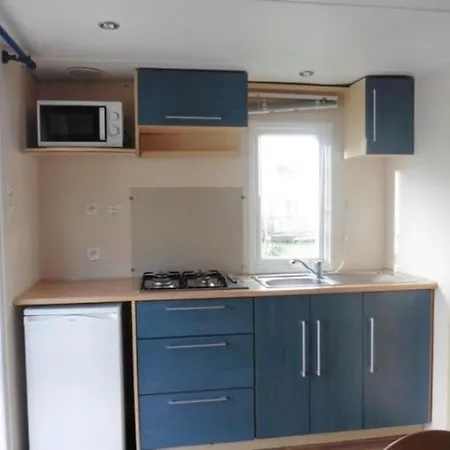 Camping Mobil-home Confortable Pour Un Couple - Api-1-52-2031 *