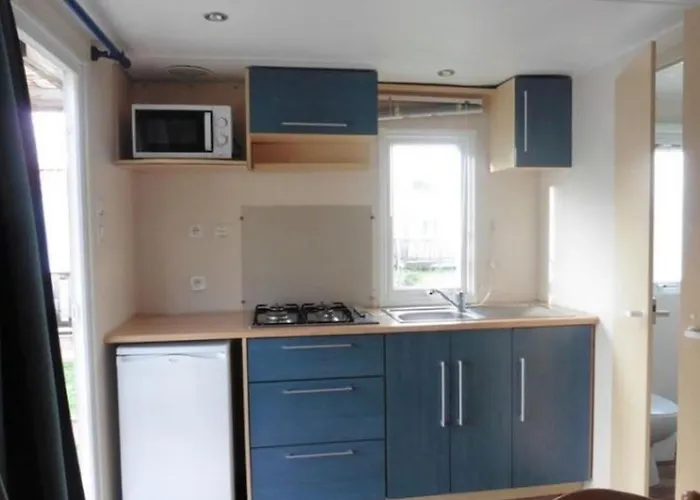 Camping Mobil-home Confortable Pour Un Couple - Api-1-52-2031 *