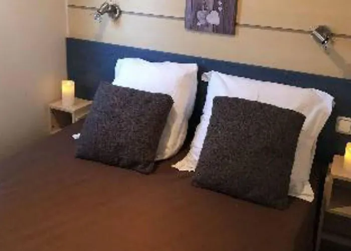 Mobil-home Confortable Pour Un Couple - Api-1-52-2031 Camping *