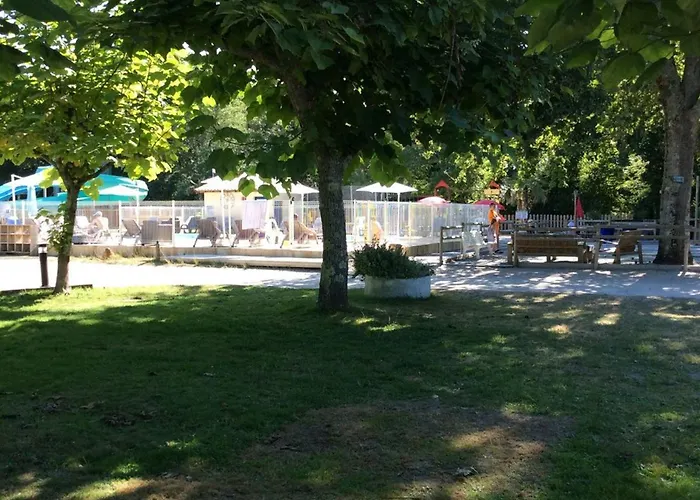 Camping Mobil-home Confortable Pour Un Couple - Api-1-52-2031 Grayan-et-l'Hopital